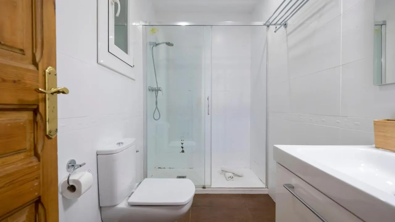 Acogedor Apartamento De 2 Dormitorios Barcelona 0*,  Spain